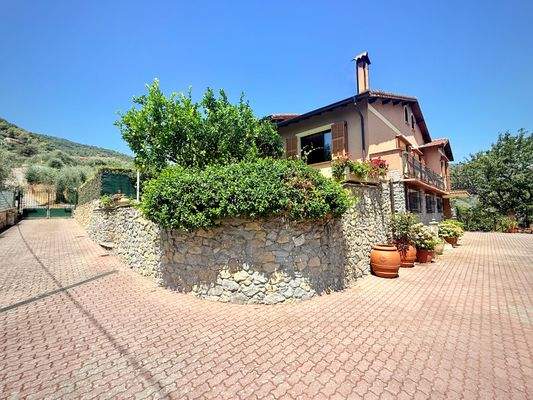 DA_1037_TERRA ITALIA IMMOBILIEN_REAL ESTATE_DOLCEA