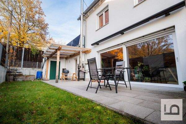 Terrasse teilüberdacht