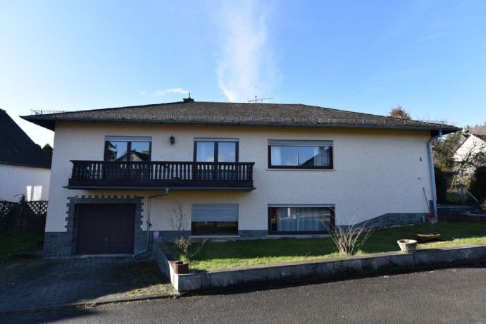 * Großzügiger Winkel-Bungalow in Braunfels-Altenkirchen *