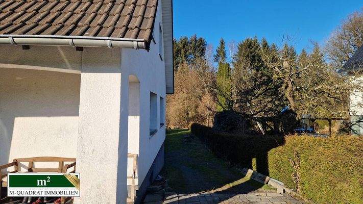 Zufahrt zu den Garagen