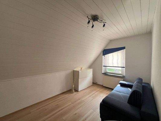 Kinderzimmer / Arbeitszimmer im Dachgeschoss