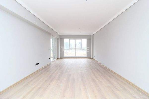 3-Bedroom Spacious Real Estate in a Calm Area in Bursa