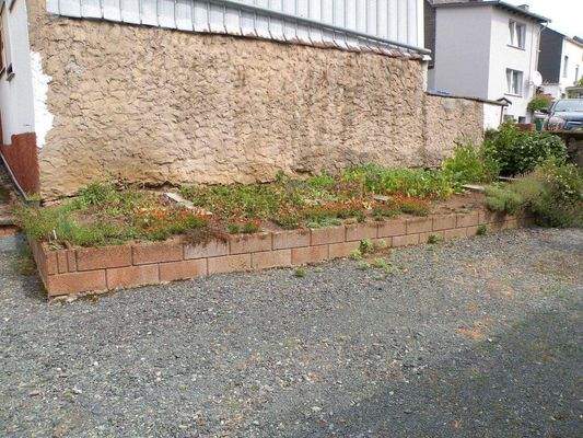 Garten am Haus VR.JPG