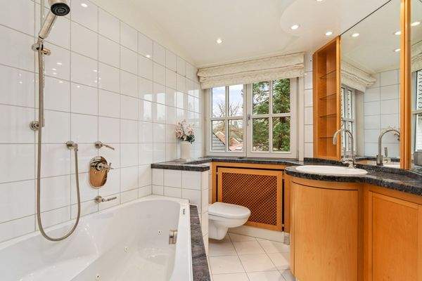 Tageslichtbad (5,19m²) mit Wanne