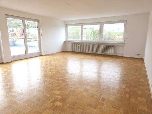 OG 1 heller Wohn-Eßbereich mit Zugang zur Dachterrasse (1)_#155218