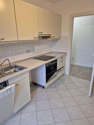 Moderne Küche mit Geräten