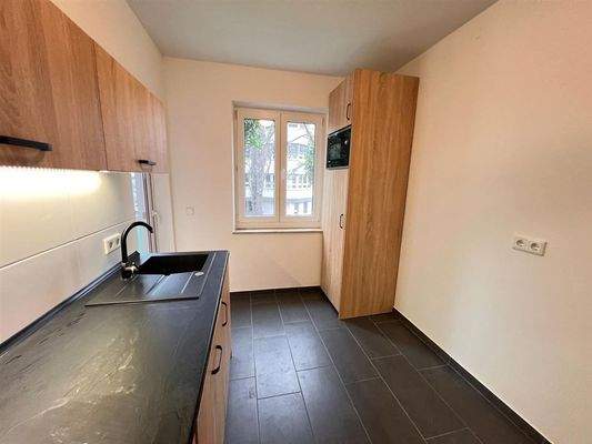 mit Spülmaschine, Backofen,