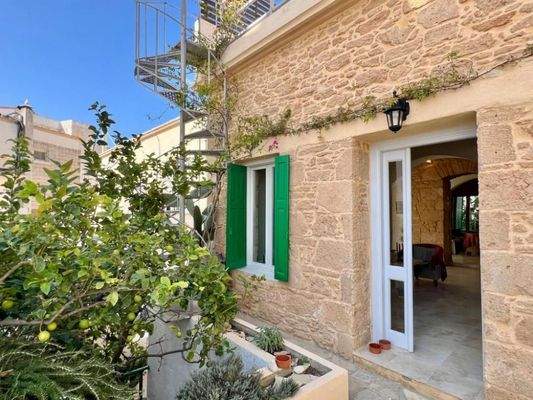 Kreta, Sitia: Steinstadthaus mit Terrasse zu verkaufen