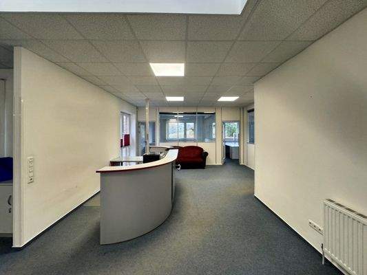 Eingangsbereich freie Mietfläche OG