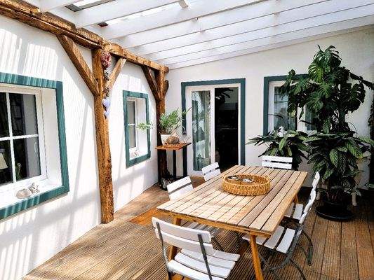 überdachte Terrasse