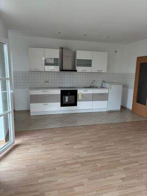 Wohnzimmer/ Küche mit EBK