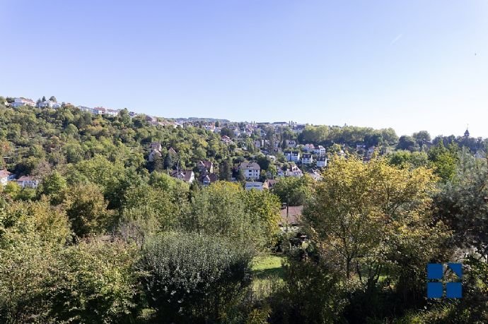 Einzigartiges Einfamilienhaus mit großem unverbaubarem Grundstück in Hanglage Esslingens