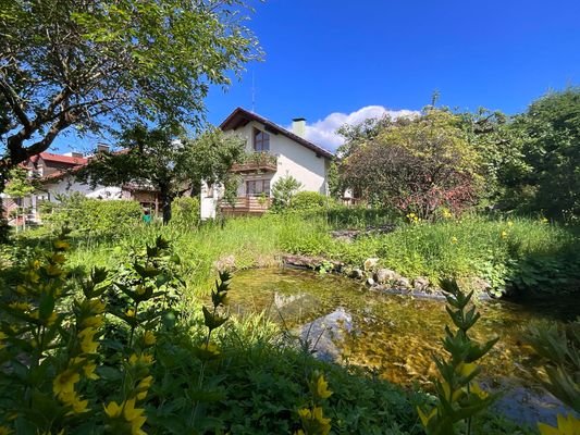 Eigenheim mit großem Garten