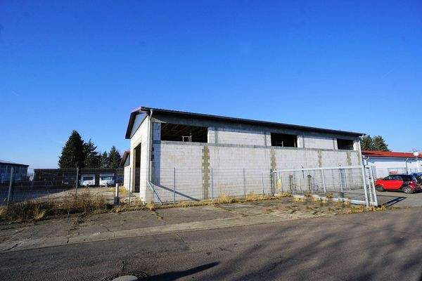 Halle rechts (1).jpg