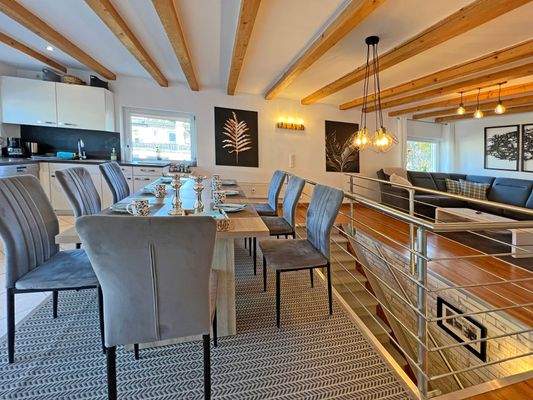 Offener Wohn- und Essbereich