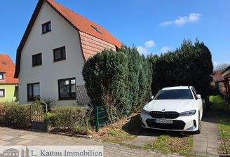 Doppelhaushälfte rechte Hälfte -PKW Außenstellplatz-