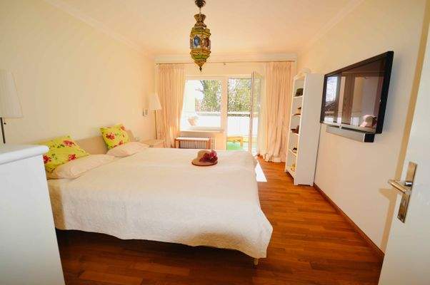 MASTER-SCHLAFZIMMER (ohne Bett)