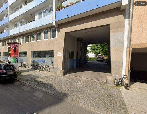 Tor zum Hinterhof an der Bergmannstr.