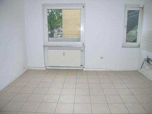 Wohnküche mit Fenstern