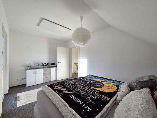 Elternschlafzimmer - Haus links