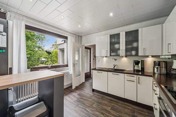 Küche mit Einbauküche Ansicht 2