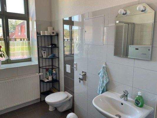 Duschbad in der Büroeinheit im OG (2)