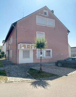 Außenansicht West + Stellplätze