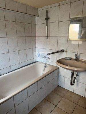 IMG_4452 Bad mit Waschbecken