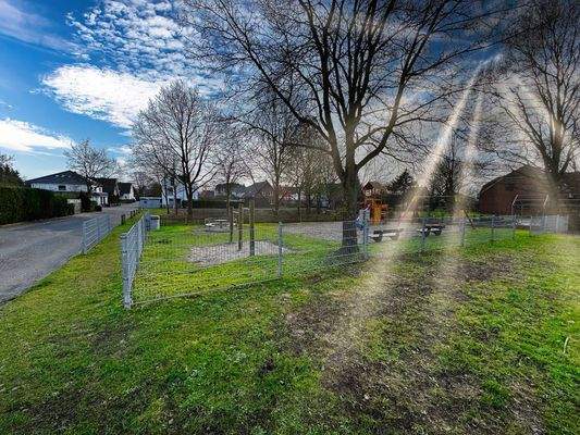 Großer Spielplatz in direkter Nachbarschaft
