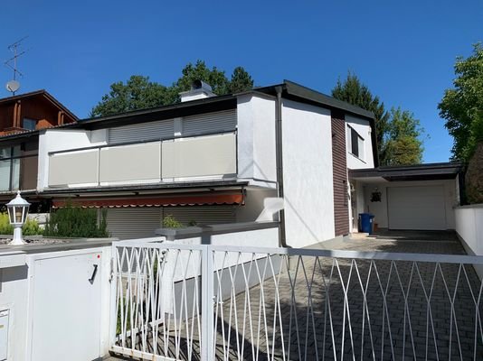 1_Haus_Außen.jpg