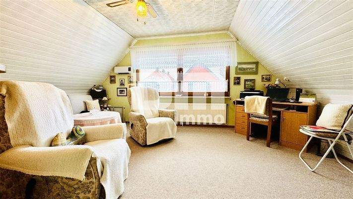 OG / DG Schlafzimmer 1 / Kind