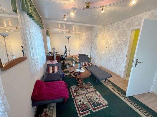 über 34 m² großes Wohnzimmer