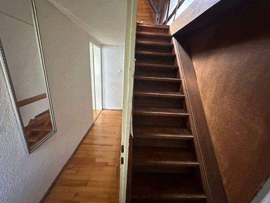 Treppe zur Dachgeschoss