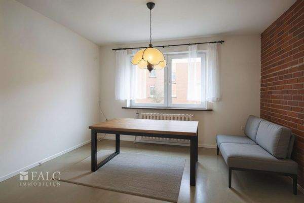 Esszimmer EG - Esszimmer, Industriell - (KI generiert)