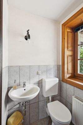 Hinteres Haus WC