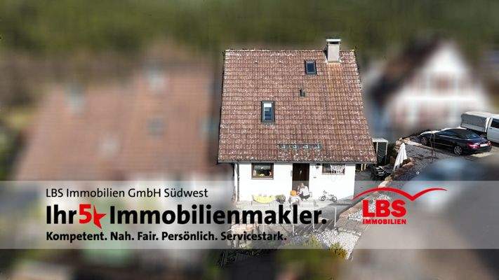 Eingangsbereich mit 3 Parkplätzen-LBS