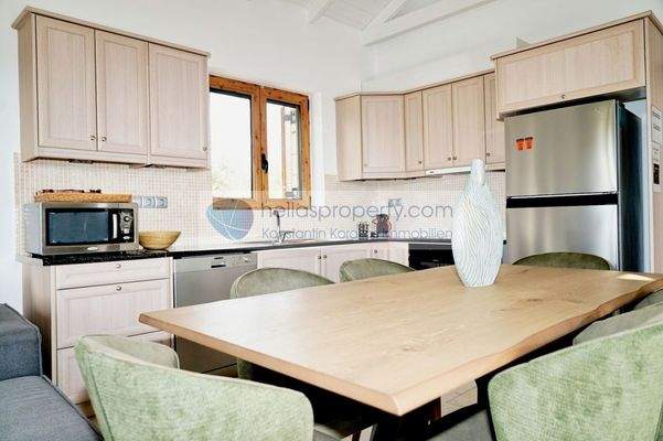 808324741eff4c25a4a28e57b3e7e4a5-original