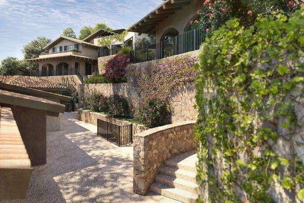 Eingang mit treppe.jpg