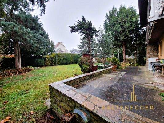 Terrasse + Garten hinterer Teil