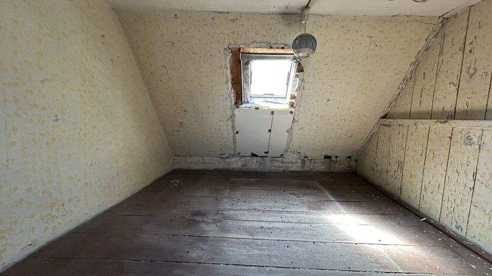 14 - Zimmer Boden HH