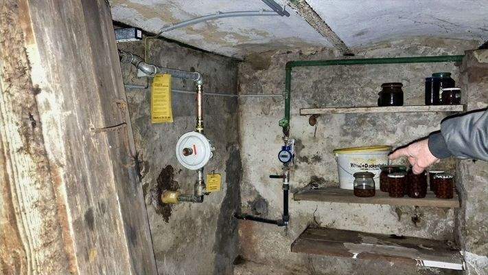 Keller mit Anschlüssen