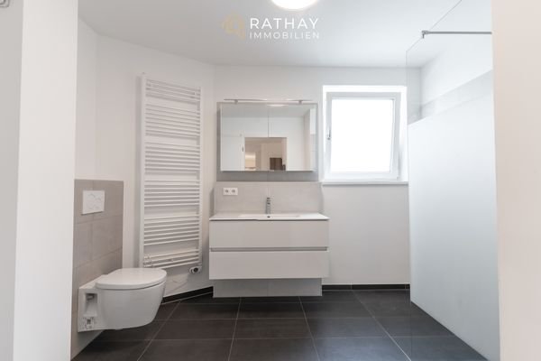 Badezimmer mit Dusche