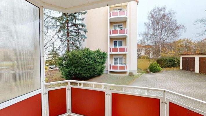 Gute nutzbarer Balkon mit Ostausrichtung