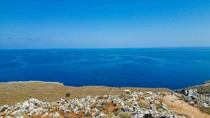 Kreta, Kokkino Chorio: Riesiges Grundstück mit einzigartiger Aussicht zu verkaufen