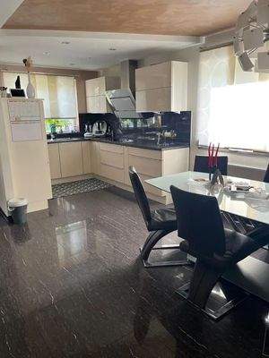 Küche und Essbereich EG