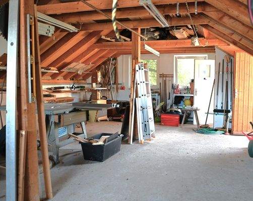 Werkstatt über der Garage