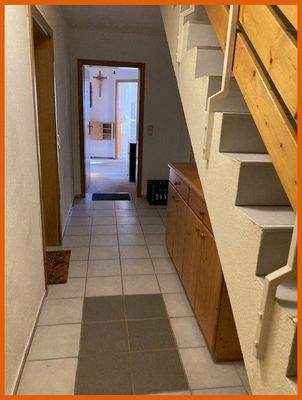 Treppenhaus und Wohnungseingang