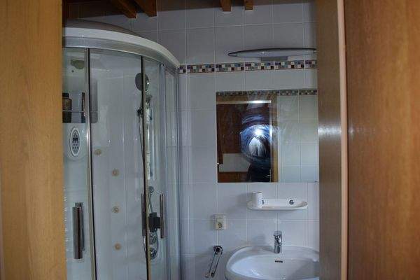 WHG 2 - 1. OG: Dusche/WC