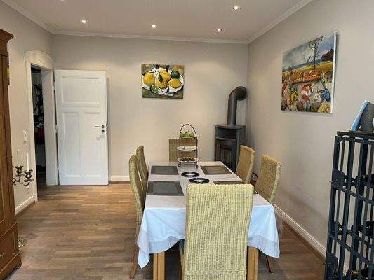 Essbereich mit Kaminofen