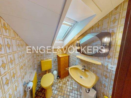 Ein weiteres Gäste-WC befindet sich im Dachgeschoss